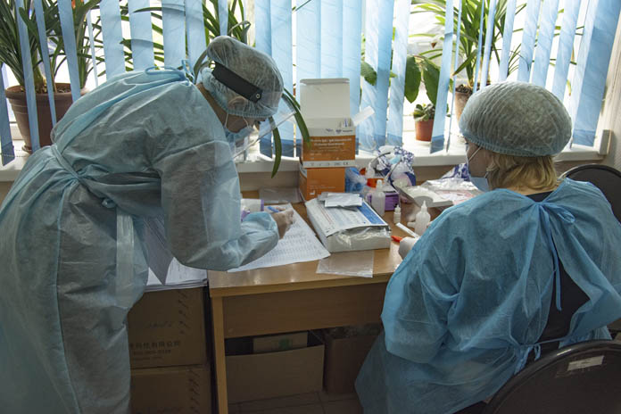 Тестирование работников "Бежицкой стали" на коронавирус